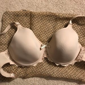 Chantelle bra